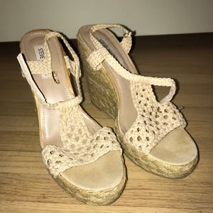 Woven nude Steve Madden wedges